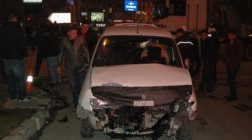 Giresun&rsquo;da Işık İhlali Kazası: 2 Yaralı