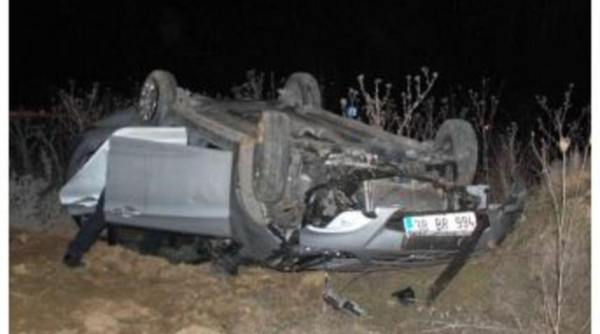 Virajı Alamayan Ara&ccedil; Takla Attı: 3 Yaralı