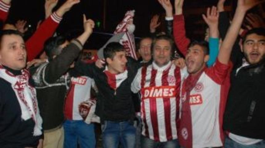 Tokatspor Taraftarları, Galatasaray Ma&ccedil;ı İ&ccedil;in Yola &Ccedil;ıktı