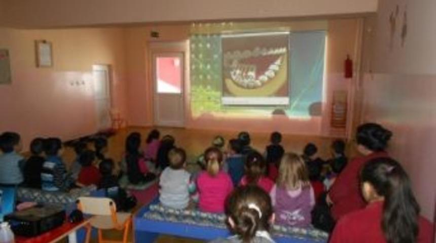 Anaokulu &Ouml;ğrencilerine Diş Sağlığı Semineri