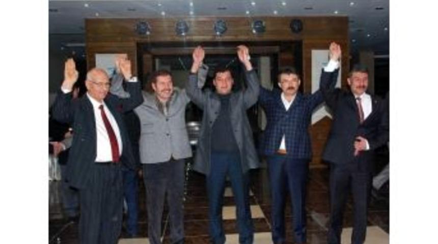 Ak Parti Sındırgı'da Tek V&uuml;cut Oldu