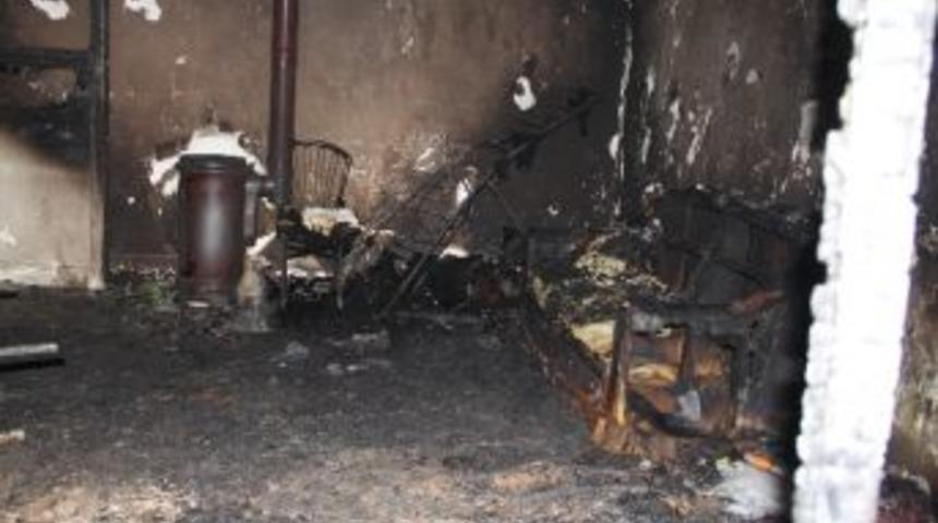 Sandalyeye Asılan &Ccedil;amaşır Bir Aileyi Yok Etti