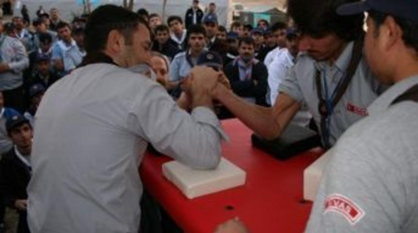 Liseliler Arası Bilek G&uuml;reşi Şampiyonası