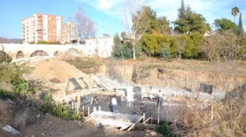 Kozan’da Tarihi Roma Köprüsüne Alternatif Köprü Yapılıyor