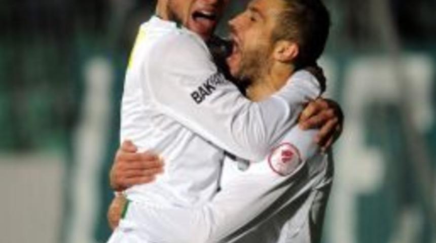 Timsah Yeni Yıla S&uuml;per Başladı