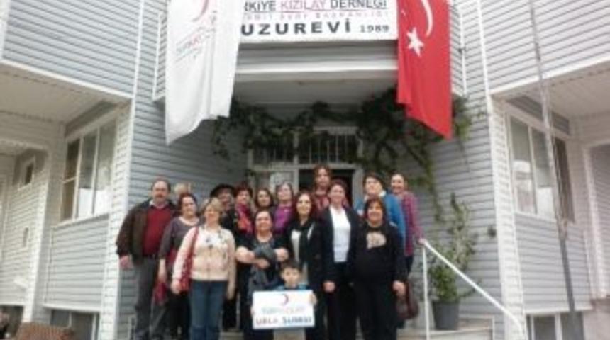 Urla Kızılayının Yeni Bir Yıl Yeni Bir Umutla Huzurevi Ziyareti&rlm;