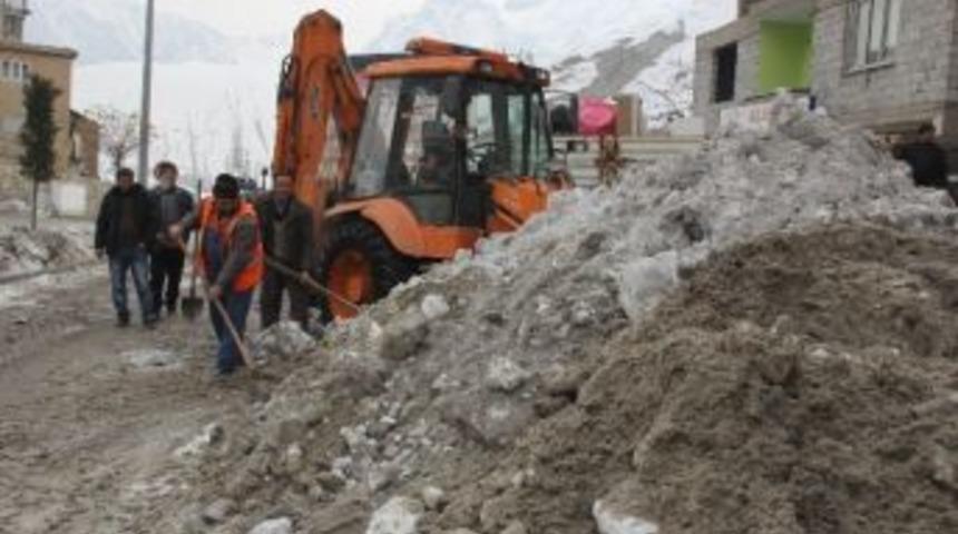 Hakkari&rsquo;de Karla M&uuml;cadele &Ccedil;alışması
