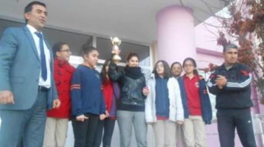 Satran&ccedil; Turnuvasında 1&rsquo;nci Oldular