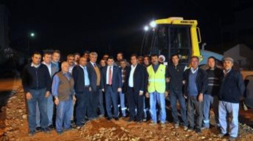 Kepez&rsquo;de &Ccedil;alışmalar Gece De Devam Ediyor