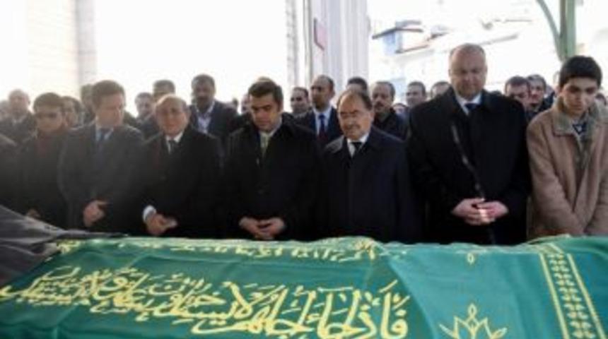 Burhan Kuzu&rsquo;nun Yeğeni Faruk Peker Toprağa Verildi