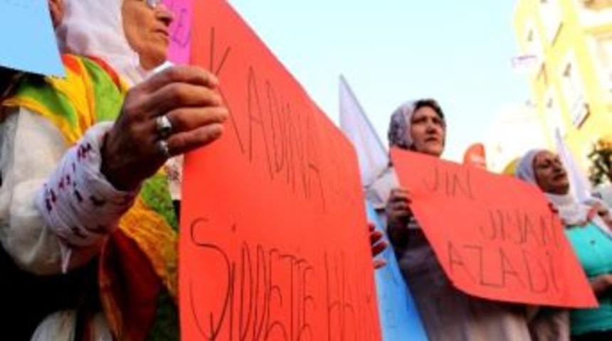 Kadına Şiddet Mersin'de Protesto Edildi