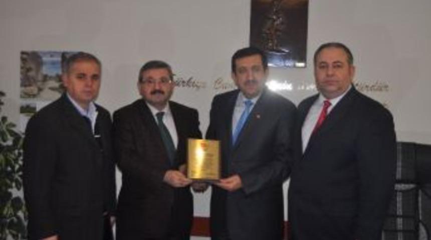 Kenan Kahraman Yılın B&uuml;rokratı Se&ccedil;ildi