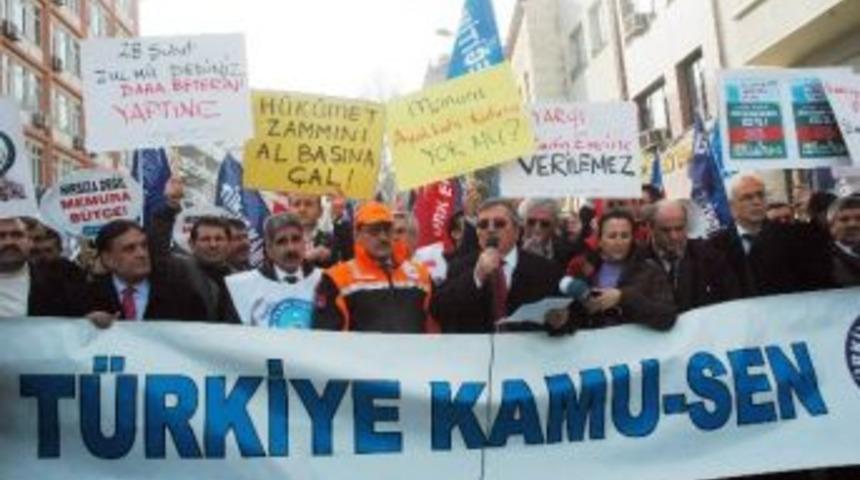 Kamu-sen &Uuml;yeleri, Valilik &Ouml;n&uuml;nde Bordrolarını Yaktı