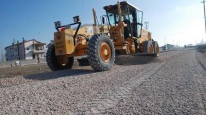 Karatay Belediyesi&rsquo;nden Kumlama Ve Yol Bakım &Ccedil;alışmaları