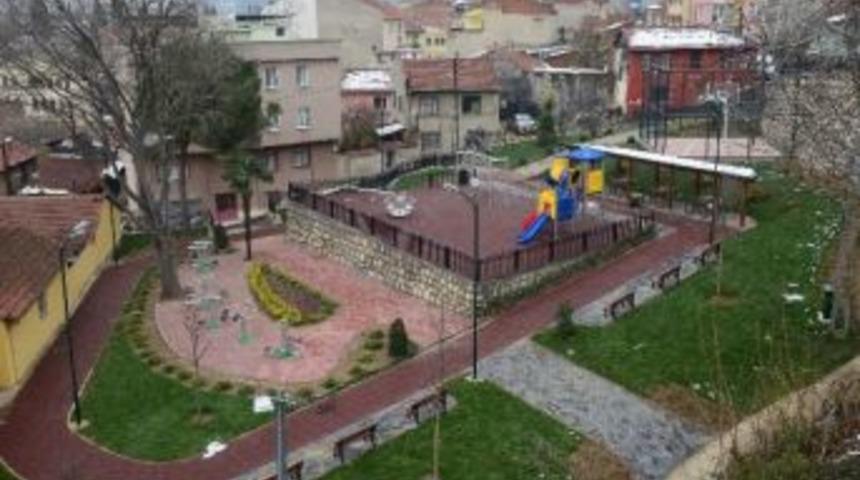 Osmangazi, Kamulaştırdığı Binaları Yıkarak İl&ccedil;eye Nefes Aldırıyor