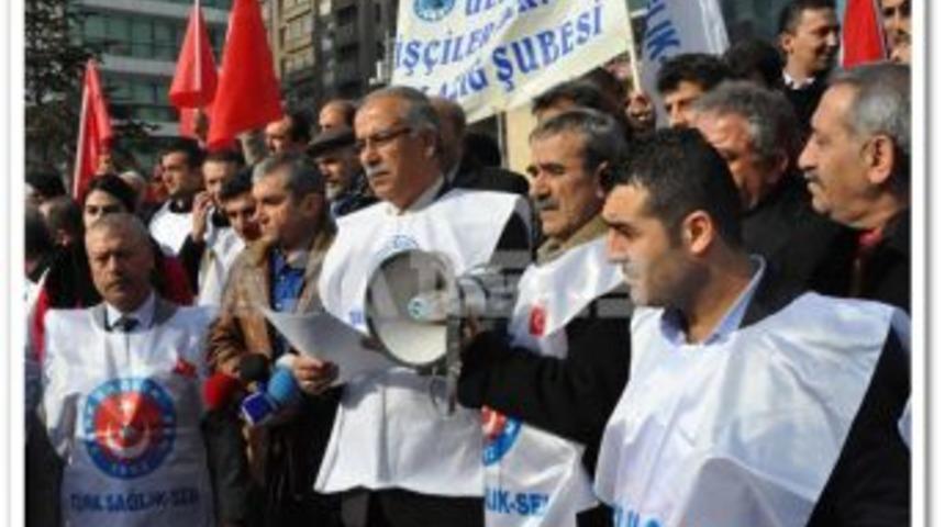 Kamu-Sen'den Bordro Yakma Eylemi