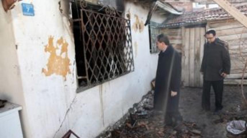 Vali Başk&ouml;y&rsquo;den Yanan Evde İnceleme
