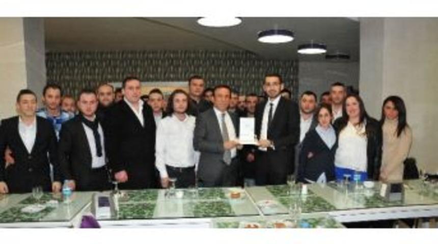 Gen&ccedil;, Ak Parti'li Gen&ccedil;lerle Bir Araya Geldi