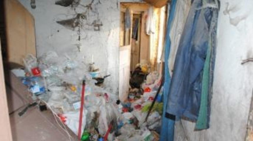 Yalnız Yaşayan Adam &Ccedil;&ouml;p Evde &Ouml;l&uuml; Bulundu