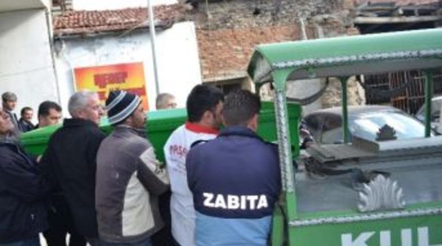 Kula'da Bir Pasajda Yaşayan Kimsesiz Şahıs &Ouml;l&uuml; Bulundu