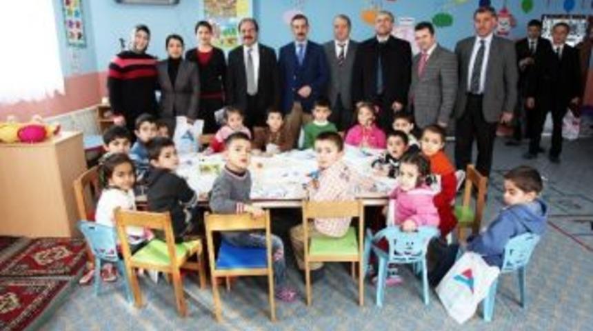 Ağrı İbrahim &Ccedil;e&ccedil;en &Uuml;niversitesi Rekt&ouml;r&uuml;nden &Ouml;ğrencilere Burs S&ouml;z&uuml;