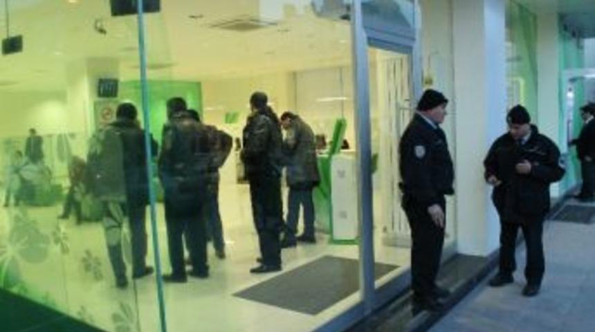 Bankada Silahlı Soygun