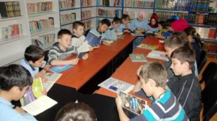 Emekli Eğitimci 5. K&uuml;t&uuml;phanesini Kurdu