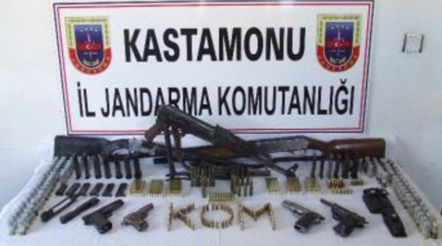 Jandarmadan Silah Ka&ccedil;ak&ccedil;ılarına Operasyon