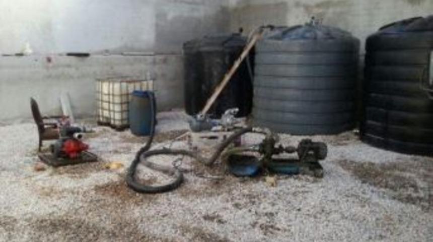 İzmir'de 20 Ton Ka&ccedil;ak Akaryakıt Ele Ge&ccedil;irildi