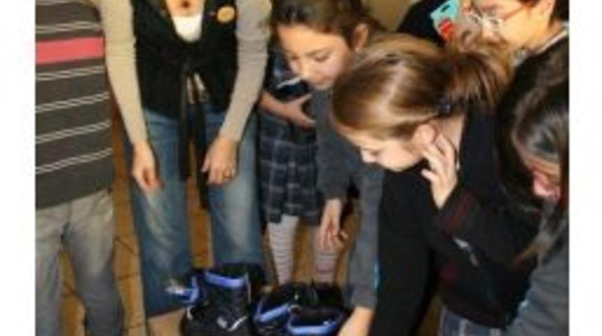 Minik Y&uuml;reklerden Ağrı&rsquo;ya Yardım Eli