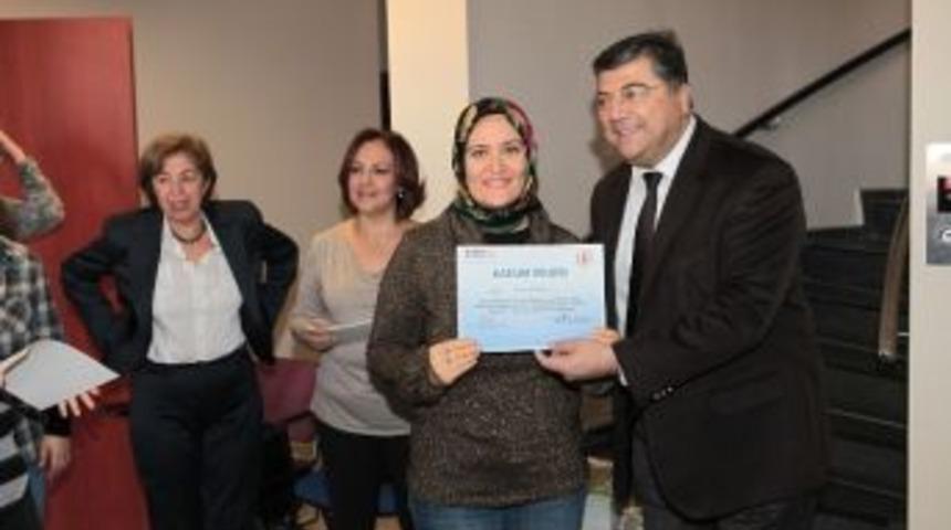 Bornova Belediyesi "lider Kadınlar" Yetiştiriyor