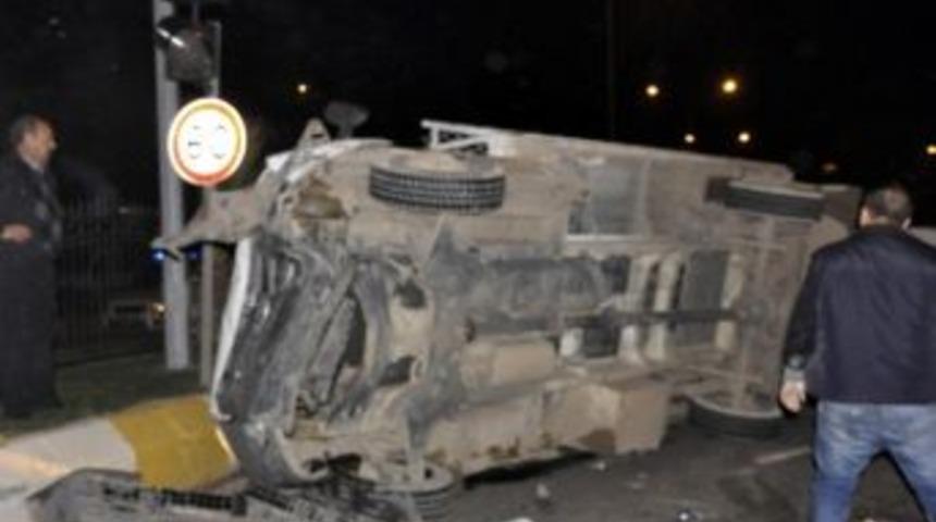 Şanlıurfa'da Trafik Kazası: 1 &Ouml;l&uuml;, 4 Yaralı