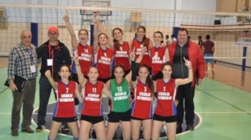 Haksaspor, Tekırdağ Voleybol Gen&ccedil; Bayanlar Lıgı'nde Şampıyonluğunu Ilan Ettı