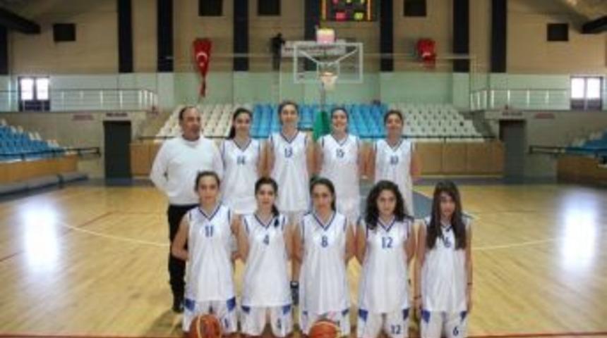 Gen&ccedil; Kızlar Basketbol M&uuml;sabakaları Tamamlandı