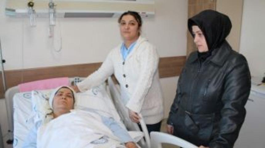 Trabzon'da Polis &Ccedil;arptığı Kadını Olay Yerine Bırakıp Ka&ccedil;an Jip S&uuml;r&uuml;c&uuml;s&uuml;n&uuml; Arıyor