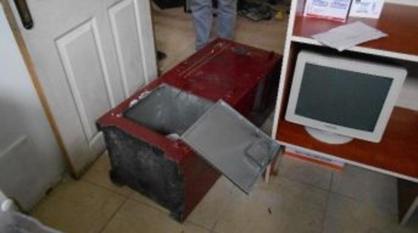 G&uuml;venlik Kamerasının Kablolarını Kesip Harddiski &Ccedil;aldı