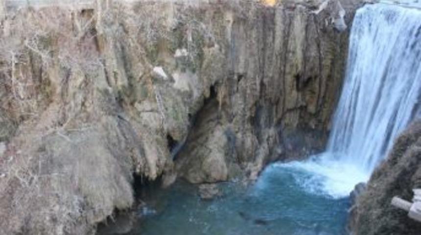 Karasu Şelalesi Yeniden Suya Kavuştu