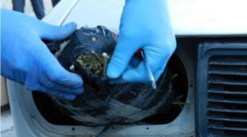 Ş&uuml;phe &Uuml;zerine Durdurulan Aracın Her Yerinden Esrar &Ccedil;ıktı