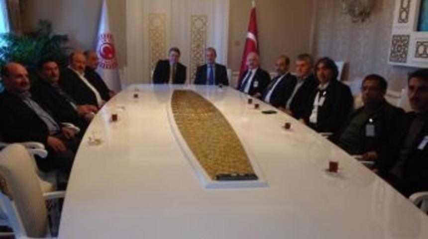 G&uuml;m&uuml;şhane Ticaret Ve Sanayi Odası Heyeti&rsquo;nden Ak Parti Milletvekili Feramuz &Uuml;st&uuml;n'e Ziyaret