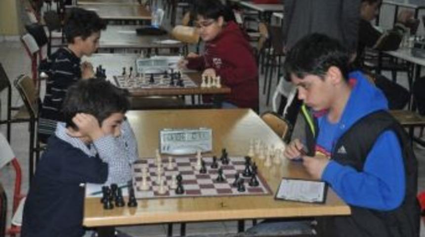 Okullar Arası Satran&ccedil; M&uuml;sabakaları