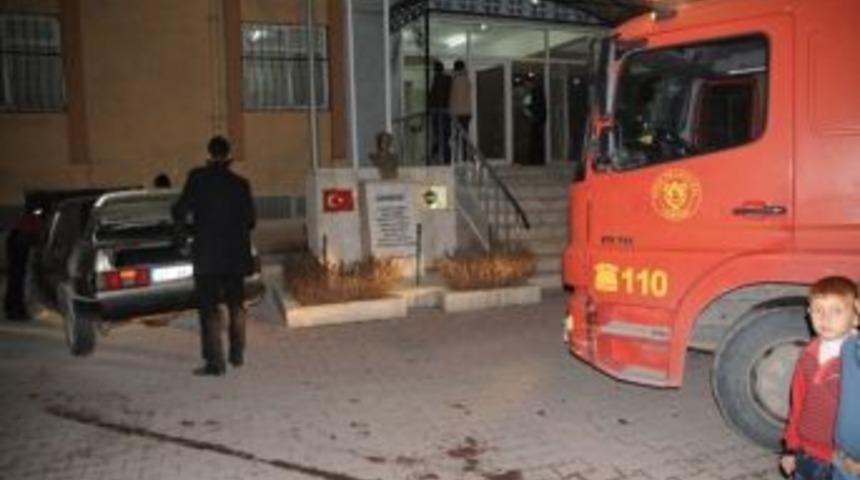 Cizre&rsquo;de Park Halindeki Ara&ccedil;ta Yangın &Ccedil;ıktı
