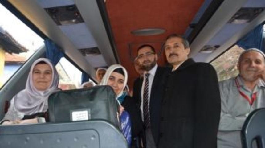 Kula'dan 71 Kişi Umreye Uğurlandı