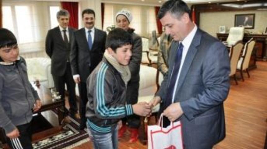 Gen&ccedil; Boks&ouml;rlerden Vali Arslan&rsquo;a Ziyaret