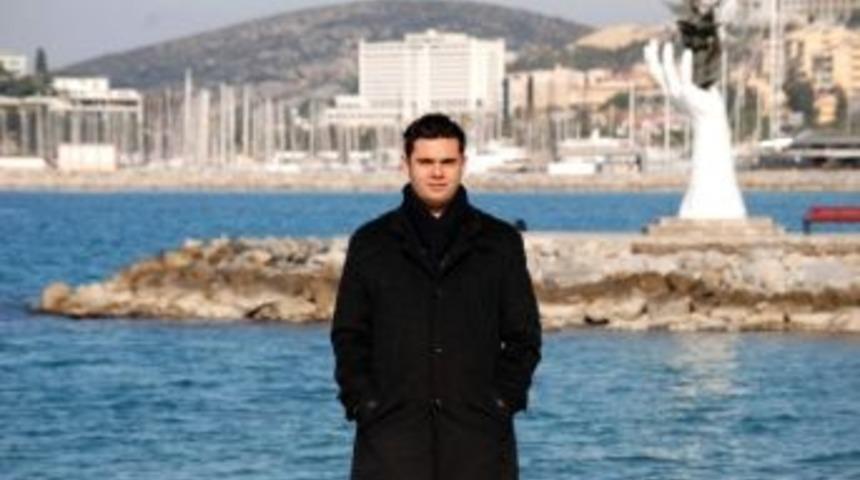 Kuşadası Belediye Başkan Ada Adayı Alp, Ak Parti&rsquo;den İstifa Etti