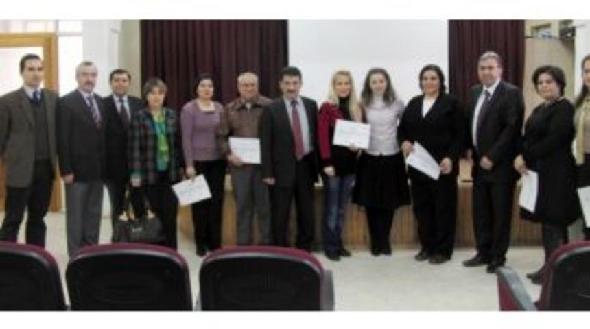 Aile Eğitimine Katılan Veliler Sertifikalarını Aldı