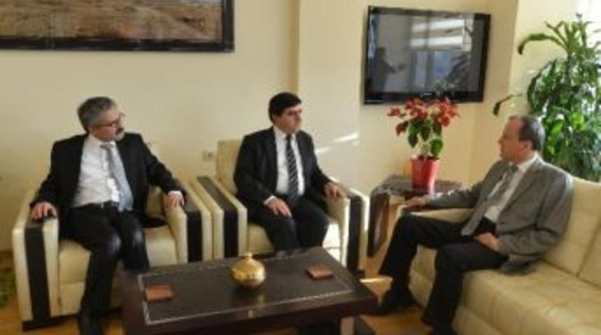 Karahocagil'den Rekt&ouml;r B&uuml;y&uuml;kalaca&rsquo;ya Ziyaret