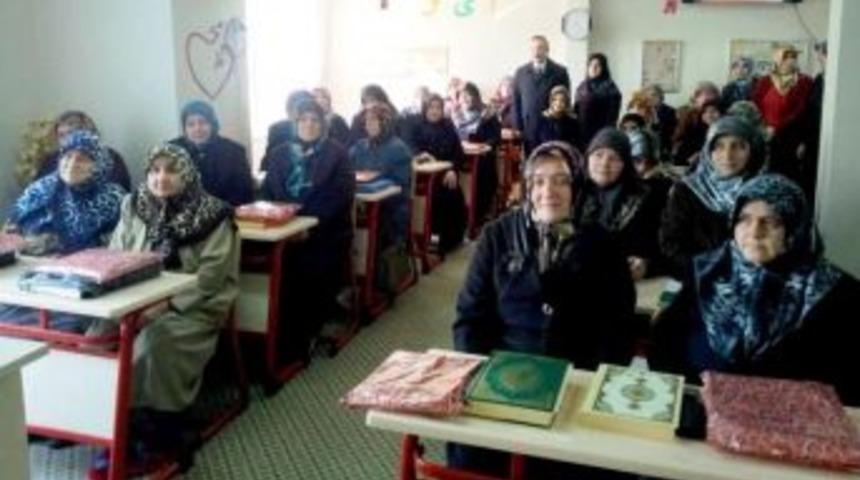 Başkan Doğan Kuran Kurslarını Ziyaret Ediyor