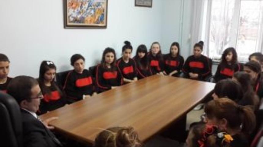 Başarılı Boks&ouml;rlerden &Uuml;nl&uuml;er&rsquo;e Ziyaret