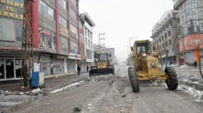 Y&uuml;ksekova'da Karla M&uuml;cadele &Ccedil;alışmaları