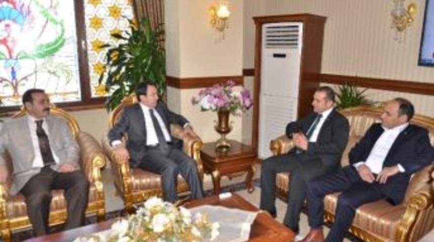 Ak Parti İl Başkanı Burhan &Ccedil;akır Vali Akdemir&rsquo;i Ziyaret Etti